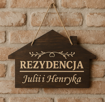 Drewniana tabliczka z grawerem DOM domek na Prezent personalizacja na Drzwi